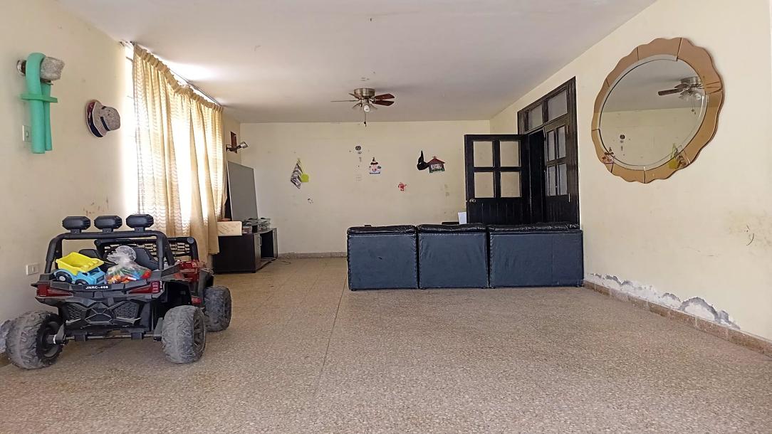 Amplia casa de 2 pisos con cochera y azotea   Urb. San Juan – Chiclayo-2