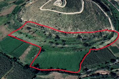 Vendo Terreno agricola 15550m2 en el distrito de quequeña a 300m de la plaza principal, ideal para negocio, recreo, cultivo, casa de campo-2